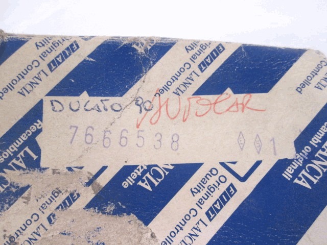 MOLDURAS LATERALES DEL CUERPO OEM N. 7666538 PIEZAS DE COCHES USADOS FIAT DUCATO (1981 - 1994)DIESEL DESPLAZAMIENTO 25 ANOS 1990
