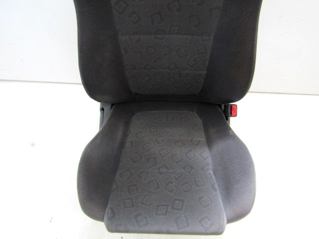 ASIENTO DELANTERO DERECHO OEM N. 14692 SEDILE ANTERIORE DESTRO TESSUTO PIEZAS DE COCHES USADOS TOYOTA COROLLA E110 (1995 - 2002)BENZINA DESPLAZAMIENTO 14 ANOS 2001