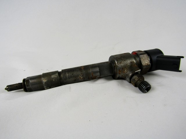 INYECTOR OEM N. 445110019 PIEZAS DE COCHES USADOS FIAT PUNTO 188 188AX MK2 (1999 - 2003) DIESEL DESPLAZAMIENTO 19 ANOS 2003