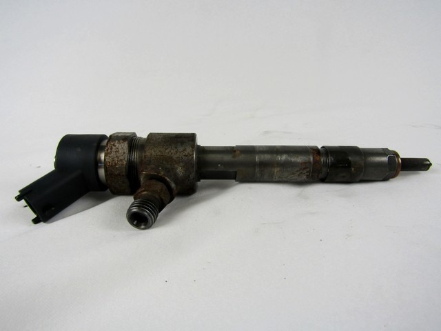 INYECTOR OEM N. 445110019 PIEZAS DE COCHES USADOS FIAT PUNTO 188 188AX MK2 (1999 - 2003) DIESEL DESPLAZAMIENTO 19 ANOS 2003