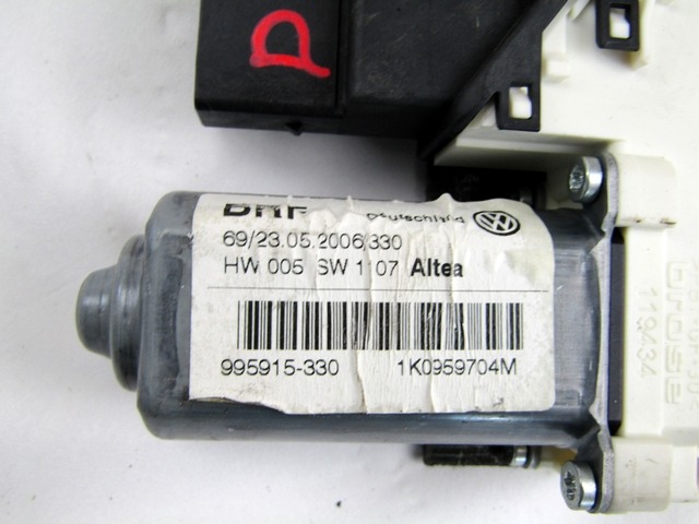 MOTOR DE LA VENTANA DE LA PUERTA TRASERA OEM N. 1K0959704M PIEZAS DE COCHES USADOS SEAT ALTEA 5P1 (2004 - 02/2009)BENZINA DESPLAZAMIENTO 16 ANOS 2006