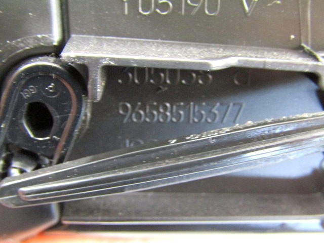 BOQUILLAS DE VENTILACI?N CENTRAL. OEM N. 9658515377 PIEZAS DE COCHES USADOS PEUGEOT 308 MK1 T7 4A 4C BER/SW/CC (2007 - 2013) DIESEL DESPLAZAMIENTO 16 ANOS 2011