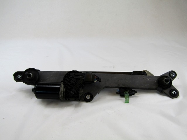 MOTOR DEL LIMPIAPARABRISAS OEM N. 981204D000 981104D000 PIEZAS DE COCHES USADOS KIA CARNIVAL MK2 (2006 - 2011)DIESEL DESPLAZAMIENTO 29 ANOS 2009