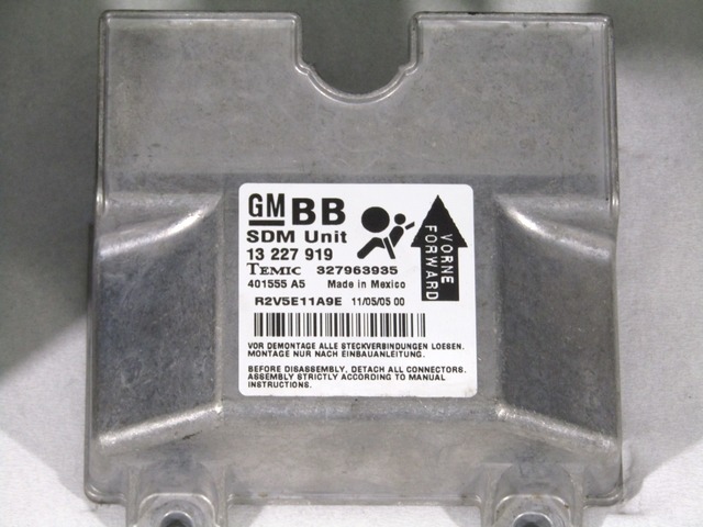 KIT AIRBAG COMPLETA OEM N. 19118 KIT AIRBAG COMPLETO PIEZAS DE COCHES USADOS OPEL ASTRA H L48,L08,L35,L67 5P/3P/SW (2004 - 2007) DIESEL DESPLAZAMIENTO 19 ANOS 2005