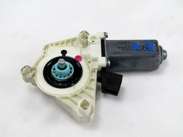 MOTOR DEL PARABRISAS DE LA PUERTA DELANTERA. OEM N. A1698204342 PIEZAS DE COCHES USADOS MERCEDES CLASSE B W245 T245 5P (2005 - 2011) DIESEL DESPLAZAMIENTO 20 ANOS 2008