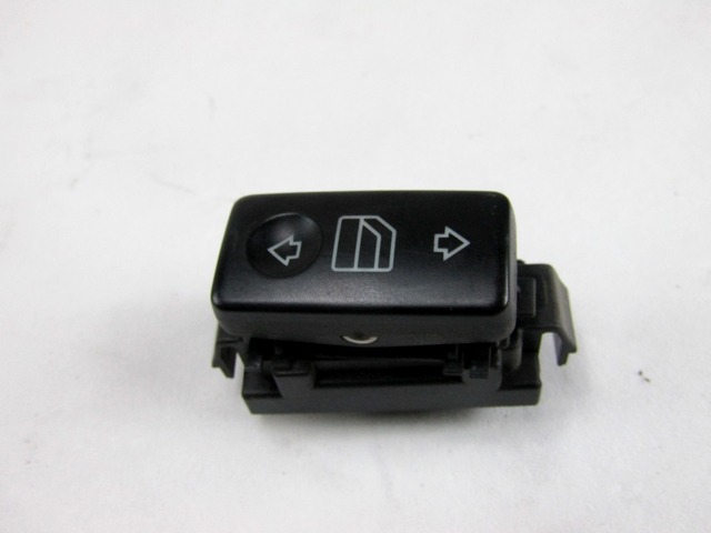 INTERRUPTOR ALZACRISTALES OEM N. A2208213379 PIEZAS DE COCHES USADOS MERCEDES CLASSE S W220 (1998 - 2006)DIESEL DESPLAZAMIENTO 32 ANOS 2004