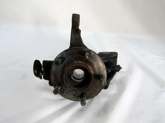 SOPORTE GIRATORIO DERECHO / CUBO DE RUEDA CON APOYO, DELANTERO OEM N. 3M51-3K170-BH PIEZAS DE COCHES USADOS FORD FOCUS BER/SW (2008 - 2011) DIESEL DESPLAZAMIENTO 16 ANOS 2010