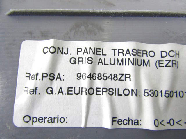 REVESTIMIENTO LATERAL TRAS. OEM N. 96468548ZR PIEZAS DE COCHES USADOS CITROEN C3 / PLURIEL (2002 - 09/2005) BENZINA DESPLAZAMIENTO 14 ANOS 2003