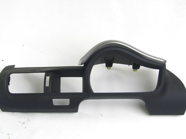 CONSOLA CENTRAL OEM N. 55404-74010 PIEZAS DE COCHES USADOS TOYOTA IQ (2008 - 2015)BENZINA DESPLAZAMIENTO 10 ANOS 2009