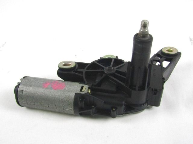 MOTOR DEL LIMPIAPARABRISAS TRASERO OEM N. 1688200442 PIEZAS DE COCHES USADOS MERCEDES CLASSE A W168 V168 RESTYLING (2001 - 2005) BENZINA DESPLAZAMIENTO 14 ANOS 2002