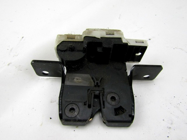 CERRADURA,TAPA PORTAMALET. OEM N. 8200076240 PIEZAS DE COCHES USADOS RENAULT CLIO (2005 - 05/2009) BENZINA DESPLAZAMIENTO 20 ANOS 2007