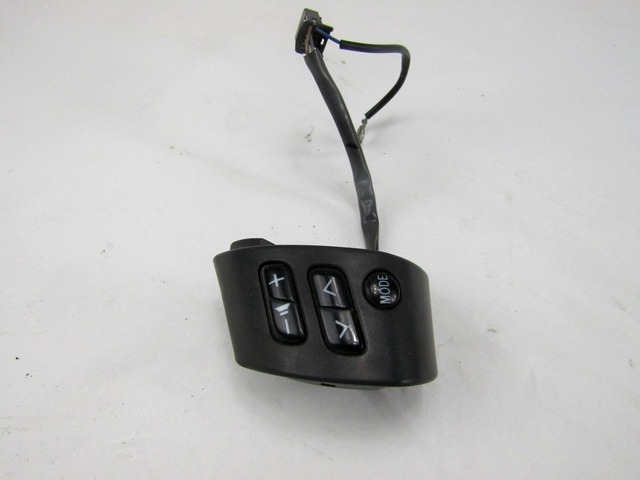 INTERRUPTOR VOLANTE MULTIFUNCI?N OEM N. 8424712010B0 PIEZAS DE COCHES USADOS TOYOTA COROLLA E120/E130 (2000 - 2006) DIESEL DESPLAZAMIENTO 20 ANOS 2005