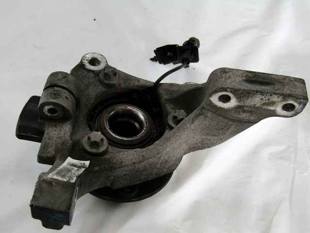 SOPORTE GIRATORIO DERECHO / CUBO DE RUEDA CON APOYO, DELANTERO OEM N. 51789814 PIEZAS DE COCHES USADOS FIAT CROMA (11-2007 - 2010) DIESEL DESPLAZAMIENTO 19 ANOS 2008