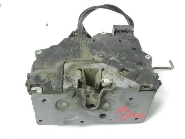 BLOQUEO CENTRAL DE LA PUERTA DELANTERA DERECHA OEM N. 13258274 PIEZAS DE COCHES USADOS OPEL CORSA D (2006 - 2011) DIESEL DESPLAZAMIENTO 13 ANOS 2009