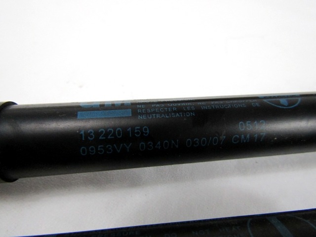 MUELLE D PRESI?N DEL GAS,TAPA PORTAMALET OEM N. 13220159 PIEZAS DE COCHES USADOS OPEL ASTRA H L48,L08,L35,L67 5P/3P/SW (2004 - 2007) DIESEL DESPLAZAMIENTO 13 ANOS 2007