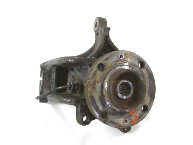 SOPORTE GIRATORIO IZQUIERDO / CUBO DE RUEDA CON APOYO, DELANTERO OEM N. 364690 PIEZAS DE COCHES USADOS CITROEN C3 MK2 SC (2009 - 2016) BENZINA/GPL DESPLAZAMIENTO 14 ANOS 2010