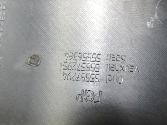 "CUBIERTA AC?STICA	 OEM N. 55556364 PIEZAS DE COCHES USADOS SAAB 9-3 BER/SW/CABRIO (2003 - 2006) DIESEL DESPLAZAMIENTO 19 ANOS 2004"