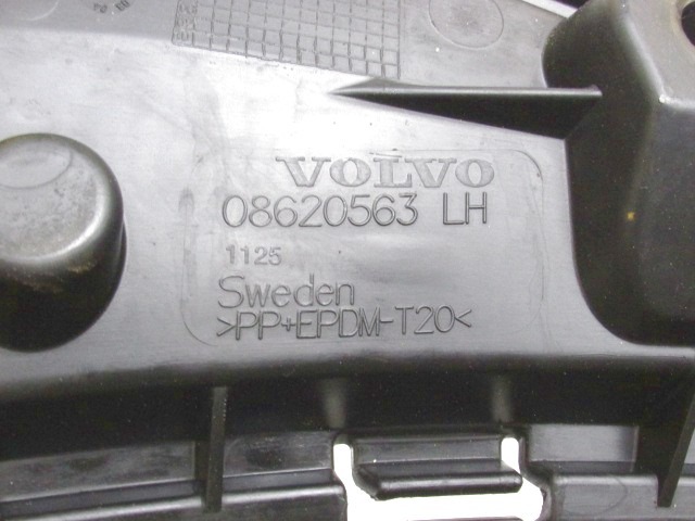 REVESTIMIENTO EMBELLECEDORES TRAS. OEM N. 8620563 PIEZAS DE COCHES USADOS VOLVO XC90 (2002 - 2014)DIESEL DESPLAZAMIENTO 24 ANOS 2005
