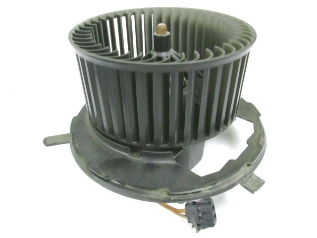 VENTILADOR OEM N. 3C1820015T PIEZAS DE COCHES USADOS VOLKSWAGEN TIGUAN RESTYLING (2011 - 2016)  BENZINA DESPLAZAMIENTO 14 ANOS 2014