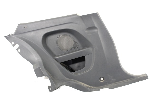 REVESTIMIENTO LATERAL TRAS. OEM N. 8A61-B31013-AGW PIEZAS DE COCHES USADOS FORD FIESTA (09/2008 - 11/2012) DIESEL DESPLAZAMIENTO 16 ANOS 2010