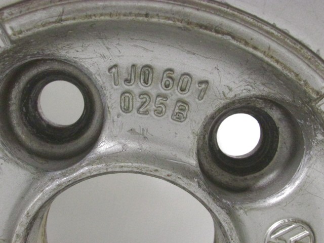 JUEGO DE RUEDAS DE ALEACI?N 15' OEM N. 1J0601025B PIEZAS DE COCHES USADOS VOLKSWAGEN GOLF MK4 BER/SW (1998 - 2004) DIESEL DESPLAZAMIENTO 19 ANOS 1999