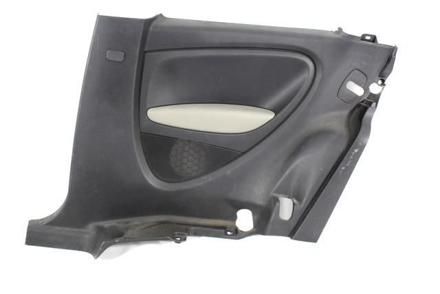 REVESTIMIENTO LATERAL TRAS. OEM N. 735417812 PIEZAS DE COCHES USADOS FIAT GRANDE PUNTO 199 (2005 - 2012) DIESEL DESPLAZAMIENTO 13 ANOS 2005