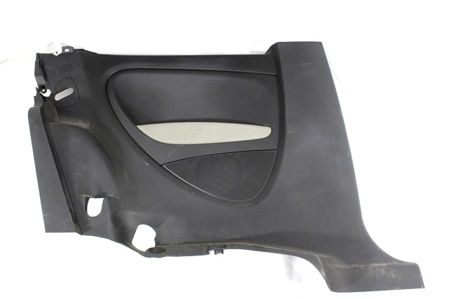 REVESTIMIENTO LATERAL TRAS. OEM N. 735417805 PIEZAS DE COCHES USADOS FIAT GRANDE PUNTO 199 (2005 - 2012) DIESEL DESPLAZAMIENTO 13 ANOS 2005