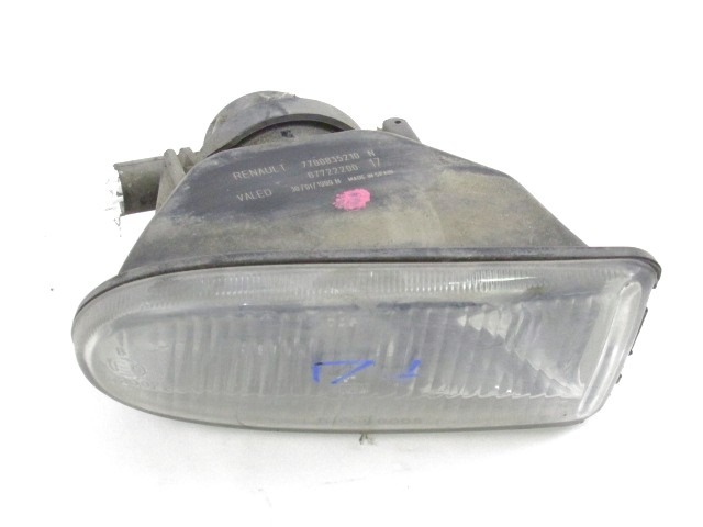 FARO ANTINIEBLA DERECHO OEM N. 7700835210 PIEZAS DE COCHES USADOS RENAULT MEGANE SCENIC (1996 - 1999) DIESEL DESPLAZAMIENTO 19 ANOS 1999