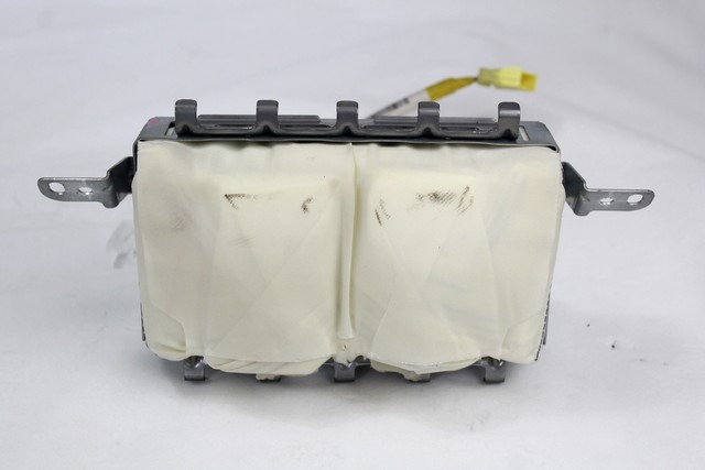 "M?DULO AIRBAG LADO DEL ACOMPANANTE	 OEM N. 739700F010 PIEZAS DE COCHES USADOS TOYOTA COROLLA VERSO (2004 - 2009) DIESEL DESPLAZAMIENTO 22 ANOS 2009"