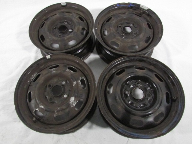 CONJUNTO DE LLANTA 14'' OEM N. 14887 SET 4 CERCHI IN FERRO PIEZAS DE COCHES USADOS KIA RIO MK1 RESTYLING DC (2000 - 2005)BENZINA DESPLAZAMIENTO 13 ANOS 2003