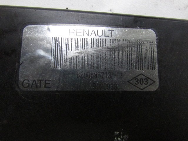 CERCO DE VENTILADOR CON VENTILADOR OEM N. 8200585713 PIEZAS DE COCHES USADOS RENAULT CLIO MK2 RESTYLING / CLIO STORIA (05/2001 - 2012) BENZINA DESPLAZAMIENTO 12 ANOS 2007