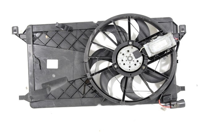 CERCO DE VENTILADOR CON VENTILADOR OEM N. 3M5H-8C607-RG PIEZAS DE COCHES USADOS FORD FOCUS BER/SW (2005 - 2008) DIESEL DESPLAZAMIENTO 18 ANOS 2006