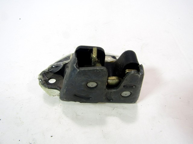 CERRADURA,TAPA PORTAMALET. OEM N. 46531842 PIEZAS DE COCHES USADOS FIAT BRAVO 182 (1995 - 10/1998) BENZINA DESPLAZAMIENTO 16 ANOS 1996