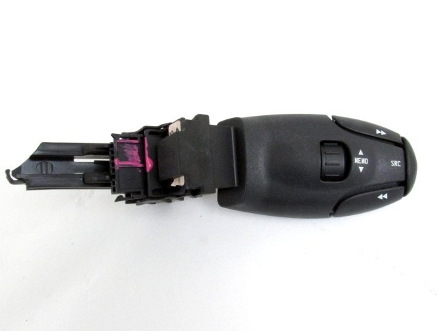 INTERRUPTOR VOLANTE MULTIFUNCI?N OEM N. 9641796480 PIEZAS DE COCHES USADOS PEUGEOT 407 BER/SW (2004 - 06/2008) DIESEL DESPLAZAMIENTO 20 ANOS 2005