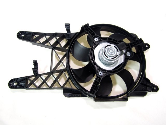 CERCO DE VENTILADOR CON VENTILADOR OEM N. 46789792 PIEZAS DE COCHES USADOS FIAT SEICENTO 600 MK3 (2005 - 2010) BENZINA DESPLAZAMIENTO 11 ANOS 2008