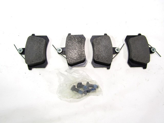 KIT DE LA PASTILLAS DE FRENO OEM N. 60743565 PIEZAS DE COCHES USADOS ALFA ROMEO 164 (1987 - 1998) BENZINA DESPLAZAMIENTO 20 ANOS 1987