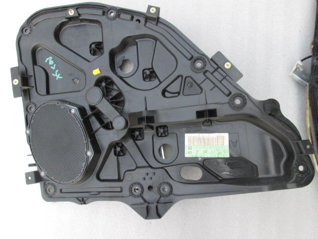 SISTEMA DE ELEVACI?N MANUAL DE LA VENTANA TRASERA OEM N. A24995BE PIEZAS DE COCHES USADOS FORD FIESTA (2002 - 2004) DIESEL DESPLAZAMIENTO 14 ANOS 2004