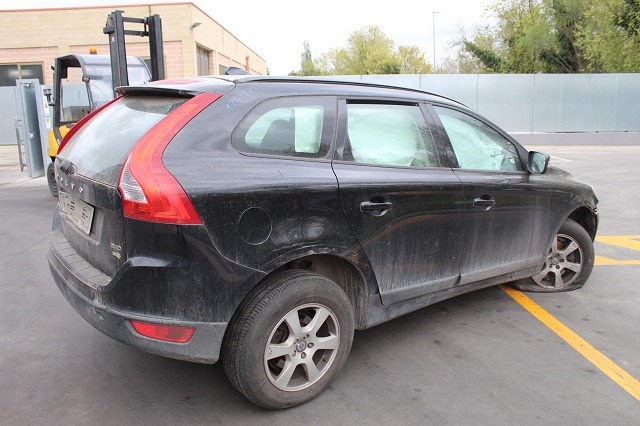 VOLVO XC60 2.4 D 129KW 6M 5P (2010) RICAMBI IN MAGAZZINO