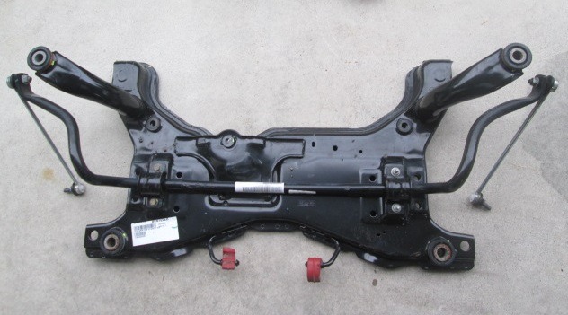 EJE DELANTERO OEM N. 31317517 PIEZAS DE COCHES USADOS VOLVO C30 (2006 - 2012)DIESEL DESPLAZAMIENTO 20 ANOS 2008