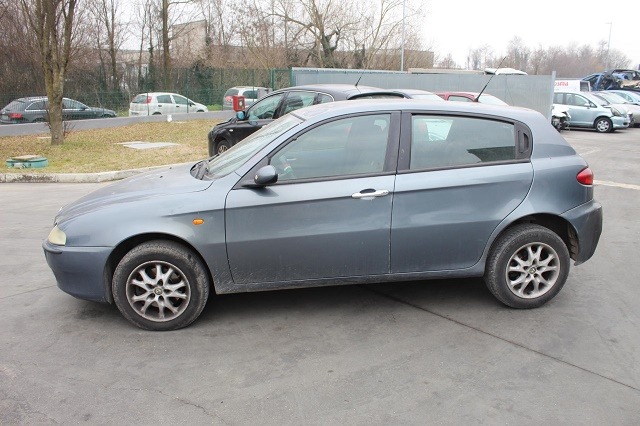 ALFA ROMEO 147 1.9 D 85KW 5M 5P (2004) BUTTATA INTERA