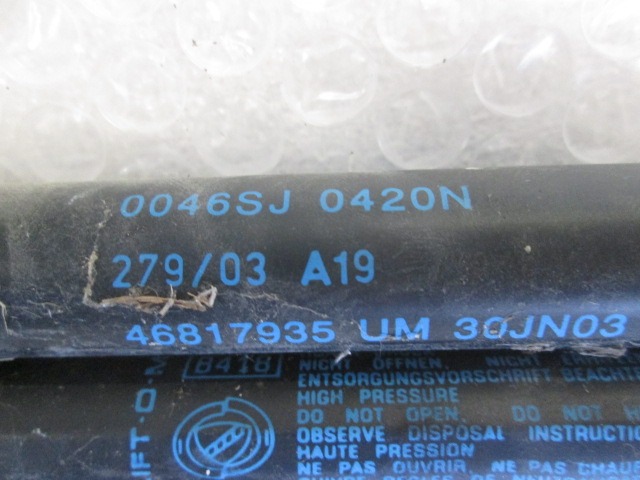 MUELLE D PRESI?N DEL GAS,TAPA PORTAMALET OEM N. 46817935 PIEZAS DE COCHES USADOS LANCIA Y YPSILON 843 (2003-2006) BENZINA DESPLAZAMIENTO 12 ANOS 2004