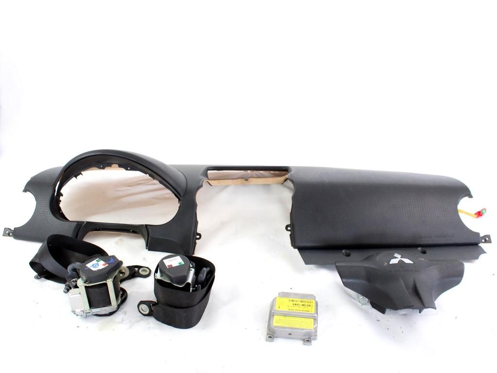 MR587416 KIT AIRBAG MITSUBISHI COLT 1.1 B 55KW 5M 5P (2006) RICAMBIO USATO CON PRETENSIONATORI CINTURE DI SICUREZZA, CENTRALINA AIRBAG, AIRBAG VOLANTE GUIDATORE, AIRBAG PASSEGGERO, CRUSCOTTO 0285001684 MR951769 4400A244XA