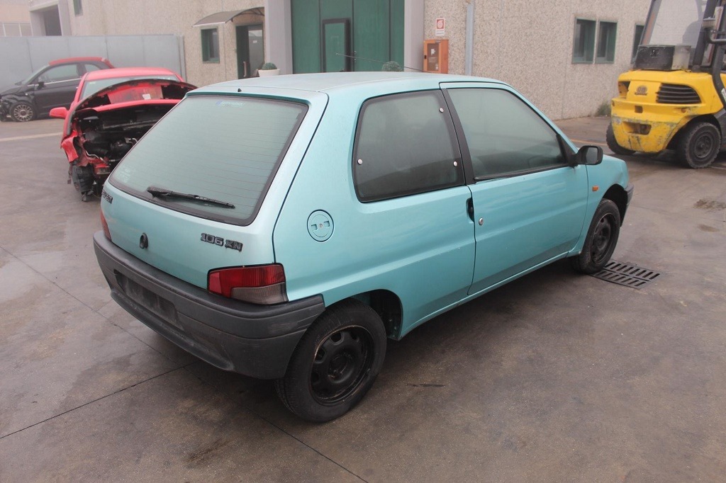 PEUGEOT 106 1.0 B 37KW 5M 3P (1996) RICAMBI USATI AUTO IN PIAZZALE 