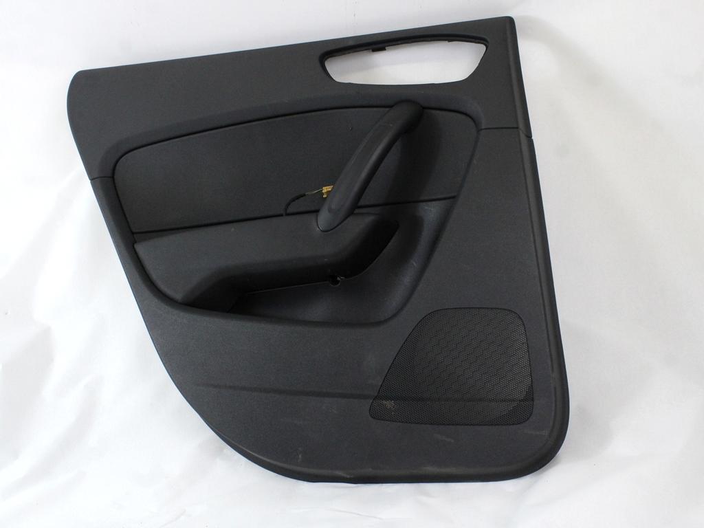 8X486730324A PANNELLO INTERNO PORTA POSTERIORE SINISTRA AUDI A1 1.6 D 66KW 5M 5P (2013) RICAMBIO USATO