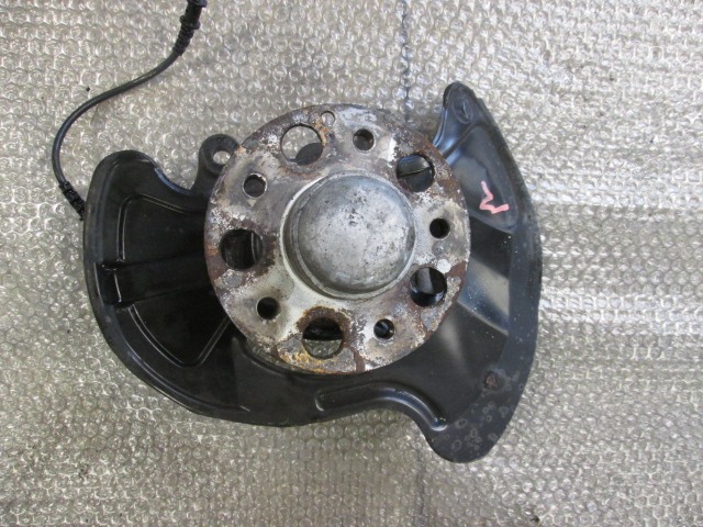 SOPORTE GIRATORIO IZQUIERDO / CUBO DE RUEDA CON APOYO, DELANTERO OEM N. 203300051 PIEZAS DE COCHES USADOS MERCEDES CLASSE C W203 BER/SW (2000 - 2007) DIESEL DESPLAZAMIENTO 22 ANOS 2003