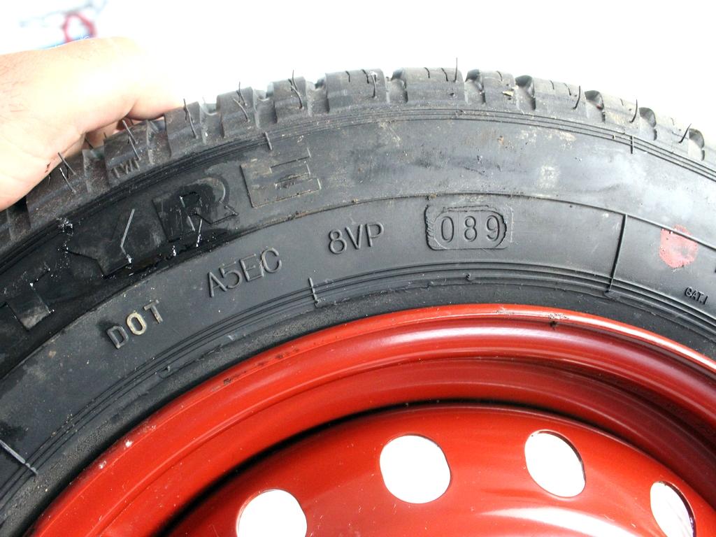 46531689 RUOTA DI SCORTA DEBICA 135/80 R13 82P FIAT PUNTO 1.1 B 40KW 5M 5P (1999) RICAMBIO USATO CON CERCHIO IN FERRO DA 13 POLLICI 4 FORI 4.50BX13H ET 35 INTERASSE 4X98