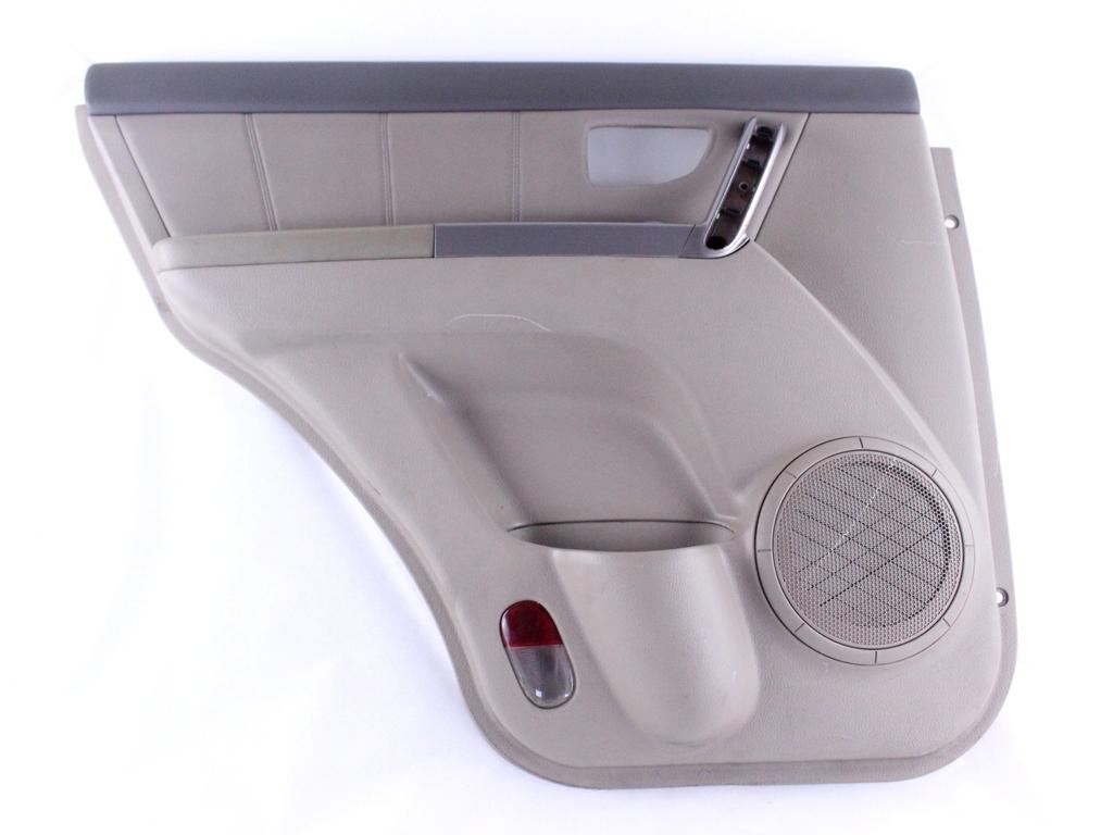 83350-3E000 PANNELLO INTERNO PORTA POSTERIORE SINISTRA CON RIVESTIMENTO IN PELLE KIA SORENTO 2.5 D AUT 5P 103KW (2005) RICAMBIO USATO LEGGERMENTE GRAFFIATO