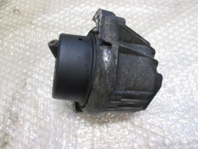 SOPORT DEL MOTOR OEM N. 20343410 PIEZAS DE COCHES USADOS BMW SERIE 3 BER/SW/COUPE/CABRIO E90/E91/E92/E93 (2005 - 08/2008) DIESEL DESPLAZAMIENTO 30 ANOS 2006