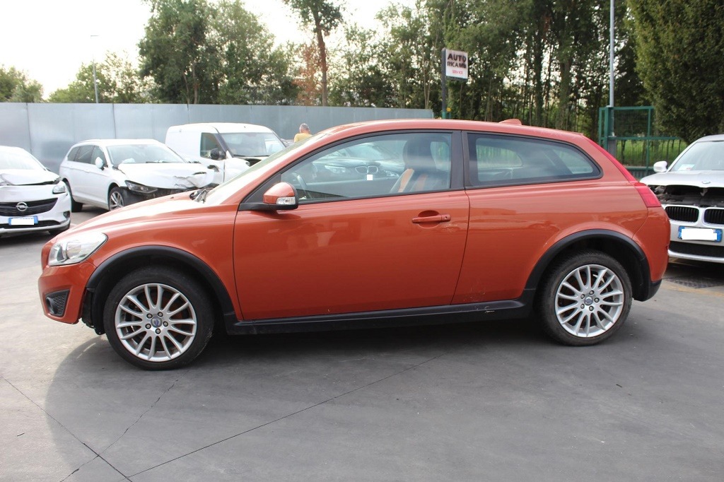 VOLVO C30 1.6 D 80KW 5M 3P (2010) RICAMBI IN MGAZZINO