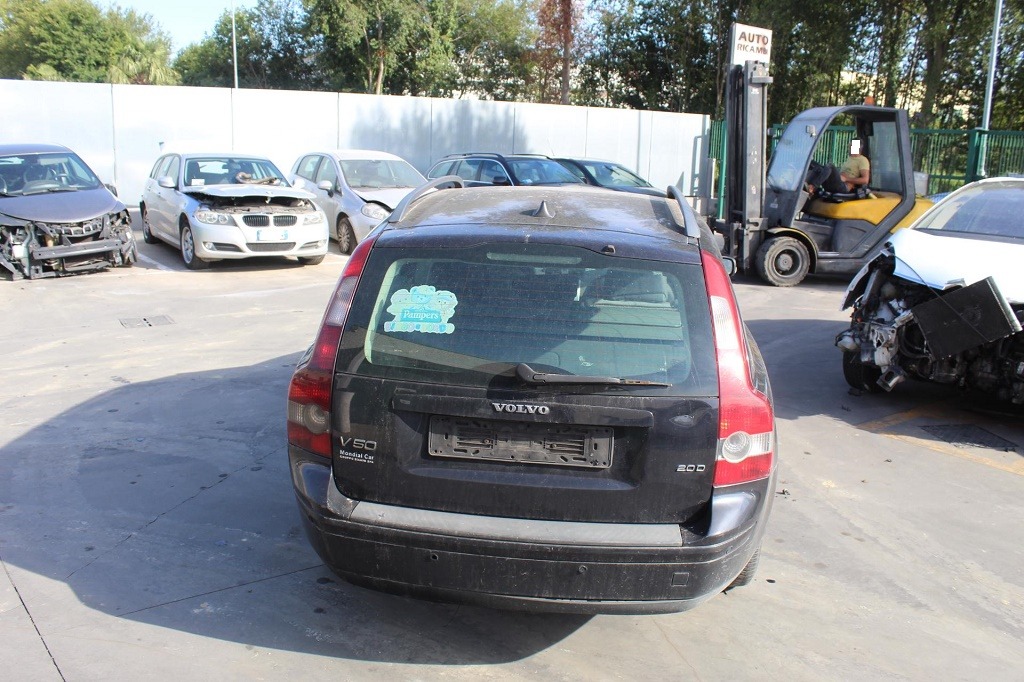 VOLVO V50 SW 2.0 D 100KW 6M 5P (2005) RICAMBI IN MAGAZZINO